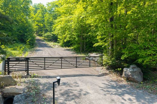 Terreno a Saint-Hippolyte, Laurentides