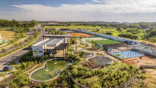 Grond in Luque, Departamento Central