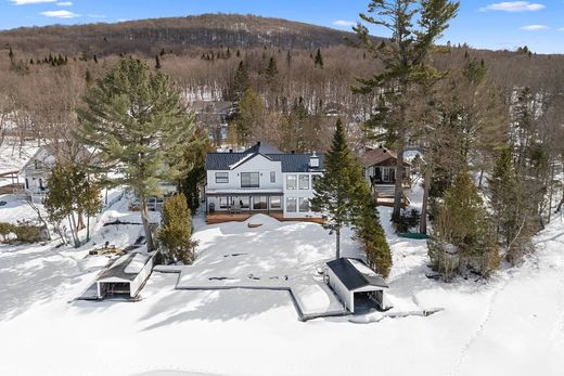 Detached House in Saint-Raymond, Capitale-Nationale