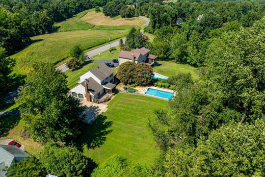 Detached House in Tracys Landing, Anne Arundel County