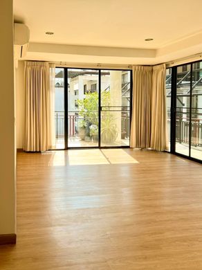 Piso / Apartamento en Din Daeng, Bangkok