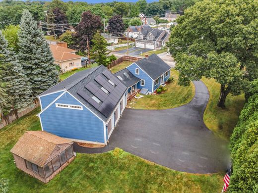 Detached House in Shrewsbury, Worcester County