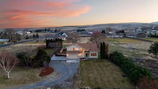 Detached House in Kennewick, Benton County