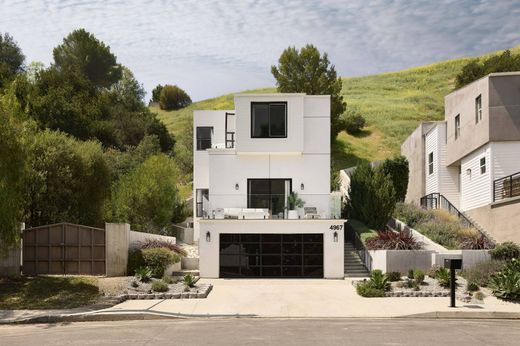 Detached House in Woodland Hills, Los Angeles County