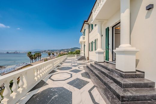 Villa Albisola Superiore, Savona ilçesinde