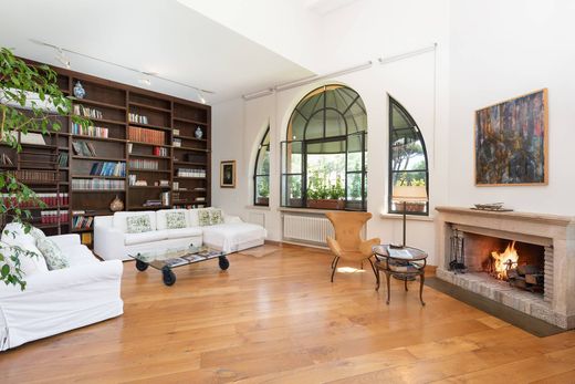 Villa in Rome, Latium