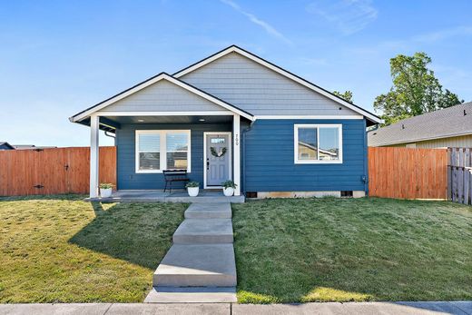 Detached House in Winlock, Lewis County