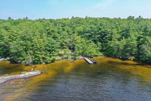 Detached House in Bracebridge, District Municipality of Muskoka