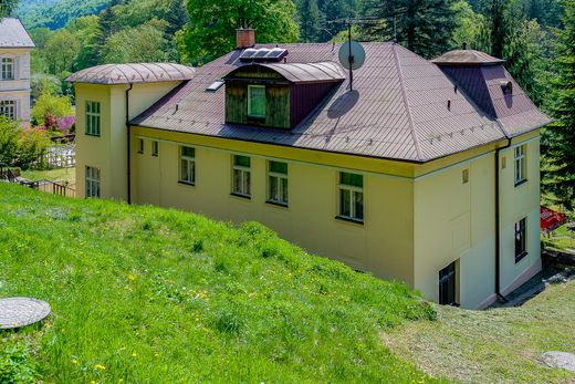 Villa a Trenčianske Teplice, Distretto di Trenčín