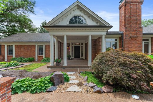 Luxury home in Creve Coeur, Saint Louis County