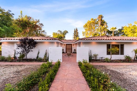 Casa Independente - Tarzana, Los Angeles County