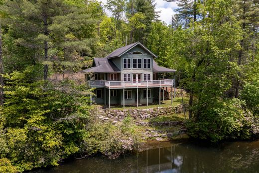 Casa en Sapphire, Transylvania County