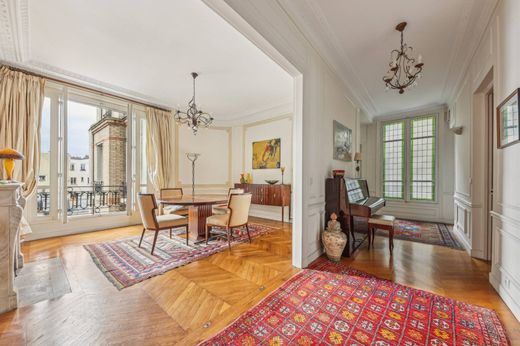 Apartment in Monceau, Courcelles, Ternes, Paris