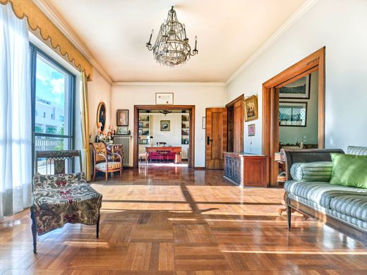 아파트 / 아테네, Nomarchía Athínas