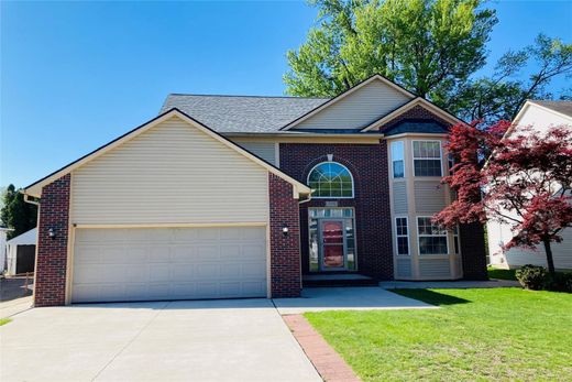 Detached House in Troy, Oakland County