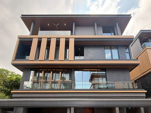 Villa en Phra Khanong, Bangkok