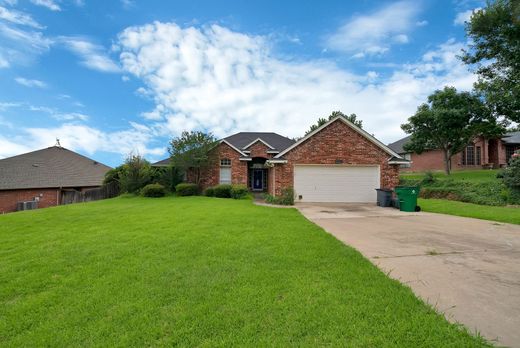Detached House in Joshua, Johnson County