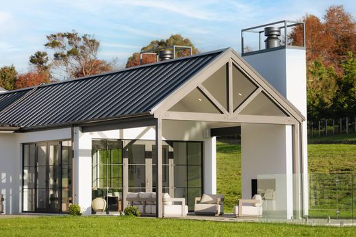 Luxury home in Rodney Point, Auckland