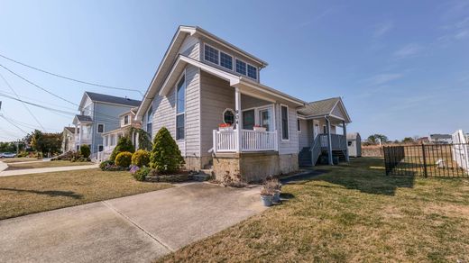 Detached House in Brigantine, Atlantic County