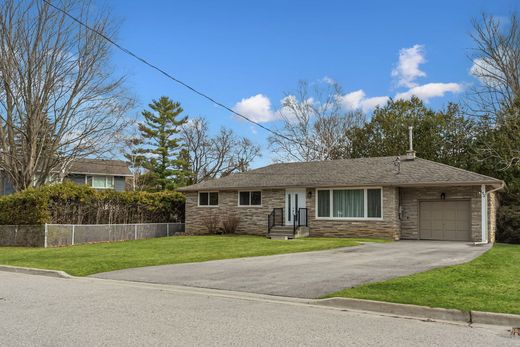 Detached House in Georgina, Ontario