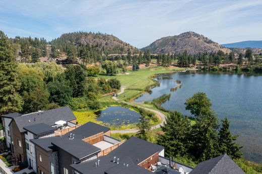 West Kelowna, Regional District of Central Okanaganのタウンハウス