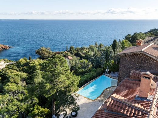Вилла, Théoule-sur-Mer, Alpes-Maritimes