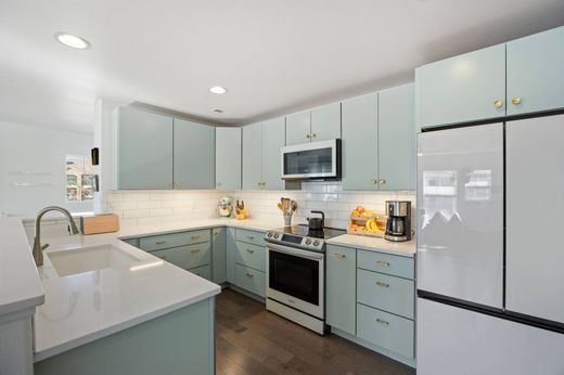 Apartment in Englewood, Arapahoe County