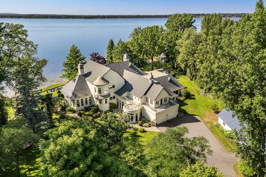 Μονοκατοικία σε L'Île-Bizard-Sainte-Geneviève, City of Montréal