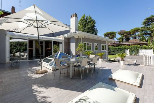 Villa in Rome, Latium