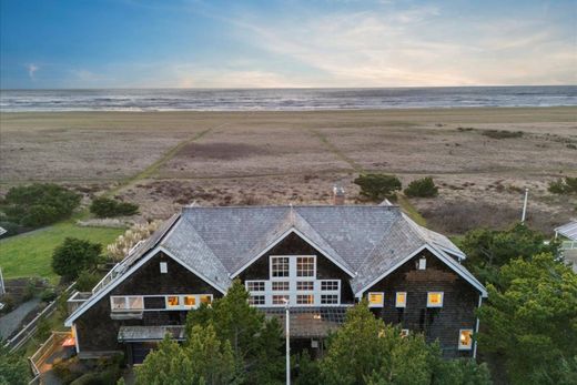 Luxury home in Gearhart, Clatsop County
