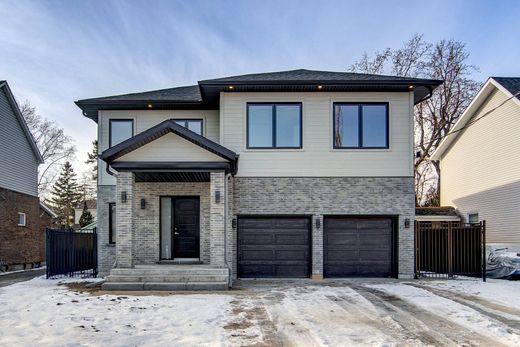 Detached House in Pointe-Claire, City of Montréal