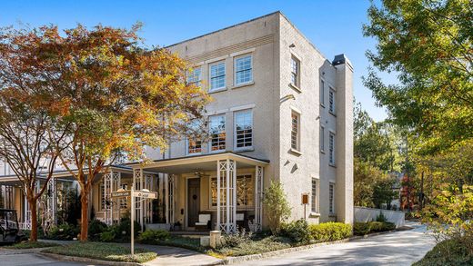 Townhouse in Chattahoochee Hills, Fulton County