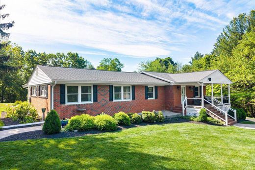 Luxury home in Delaplane, Fauquier County