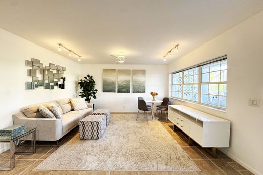 Apartment in Palm Beach, Florida