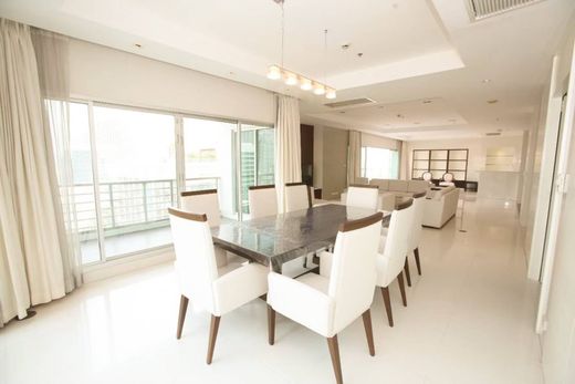 Apartment for rent per year in Pathum Wan