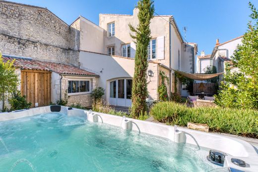 Detached House in Saint-Martin-de-Ré, Charente-Maritime