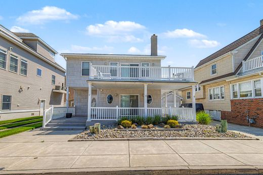 Detached House in Ventnor City, Atlantic County