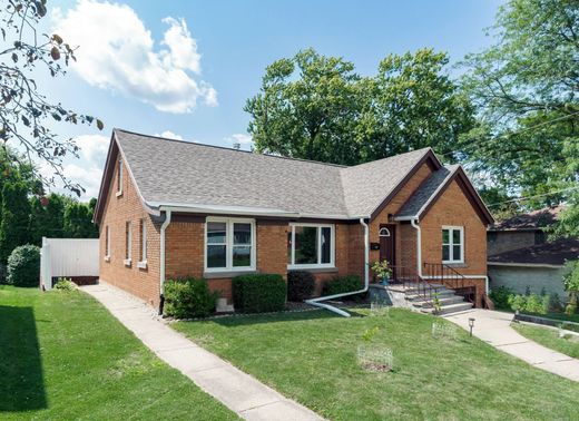 Vrijstaand huis in Beaver Dam, Dodge County