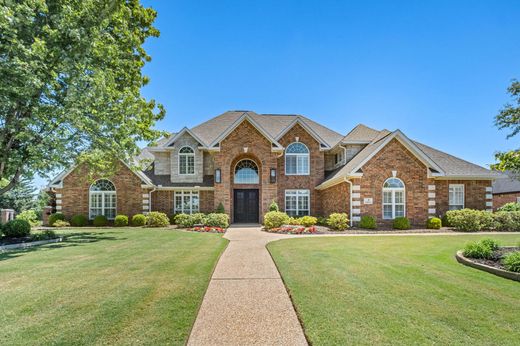 Detached House in Rogers, Benton County