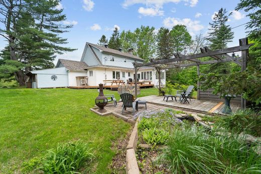 Detached House in Sainte-Adèle, Laurentides