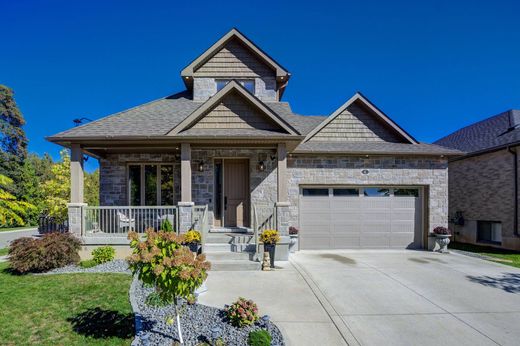 ‏בית חד-משפחתי ב  Ayr, Regional Municipality of Waterloo