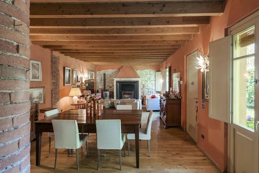 بيت مستقل ﻓﻲ Gussago, Provincia di Brescia