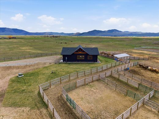 Detached House in Hot Springs, Sanders County