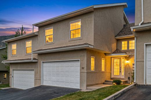 Townhouse in New Castle, Garfield