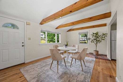 Detached House in Arlington, Middlesex County