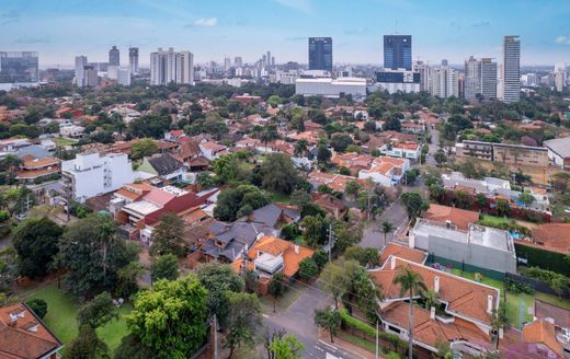 Teren w Asunción, Asuncion