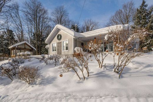 Casa Unifamiliare a Sutton, Montérégie