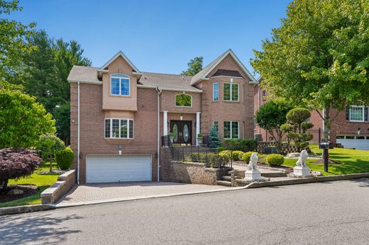 Luxury home in Englewood Cliffs, Bergen County