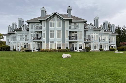 Apartment in Collingwood, Ontario