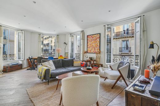 Apartment in Neuilly-sur-Seine, Hauts-de-Seine